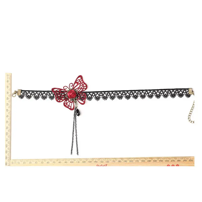 Ожерелье-чокер женское с красной ажурной бабочкой классическое готическое