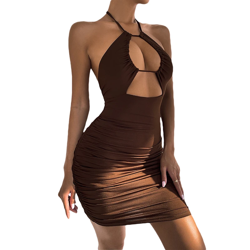 

Женское однотонное облегающее платье с лямкой на шее и открытой спиной