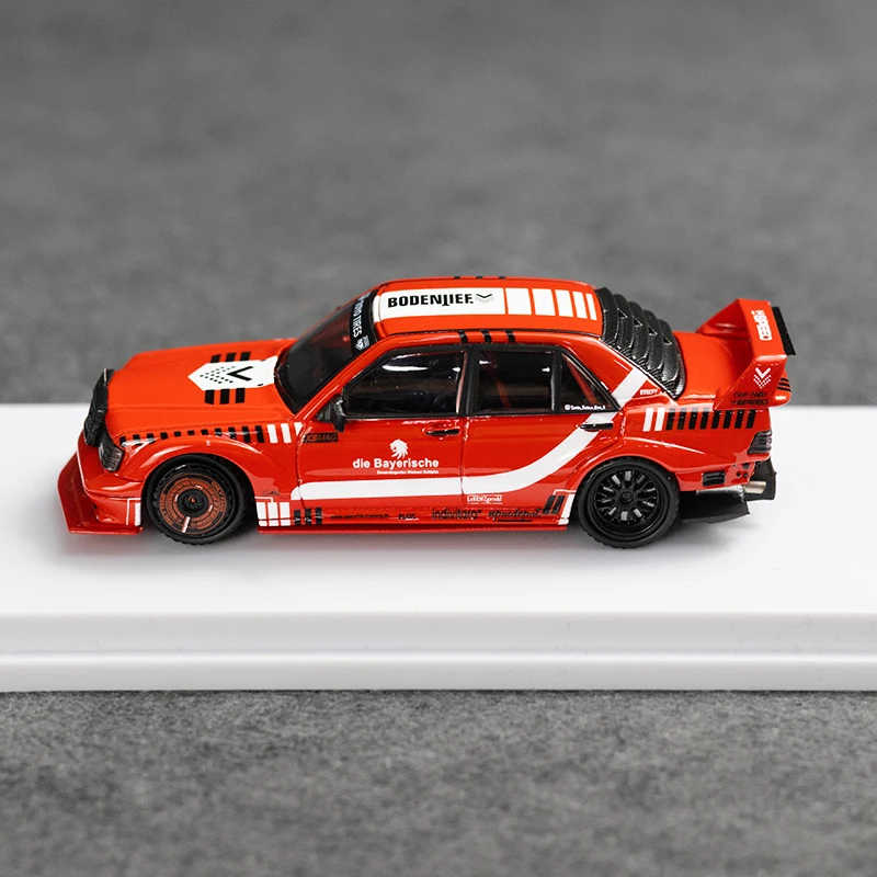 DCM 1:64 190E W201 модифицированная коллекция автомобилей литая под давлением модель