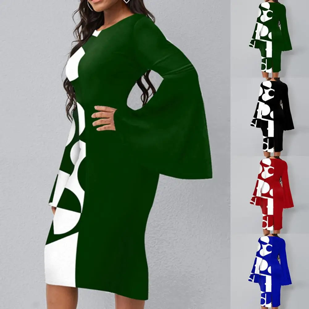 Женское платье-миди с широким рукавом и круглым вырезом |