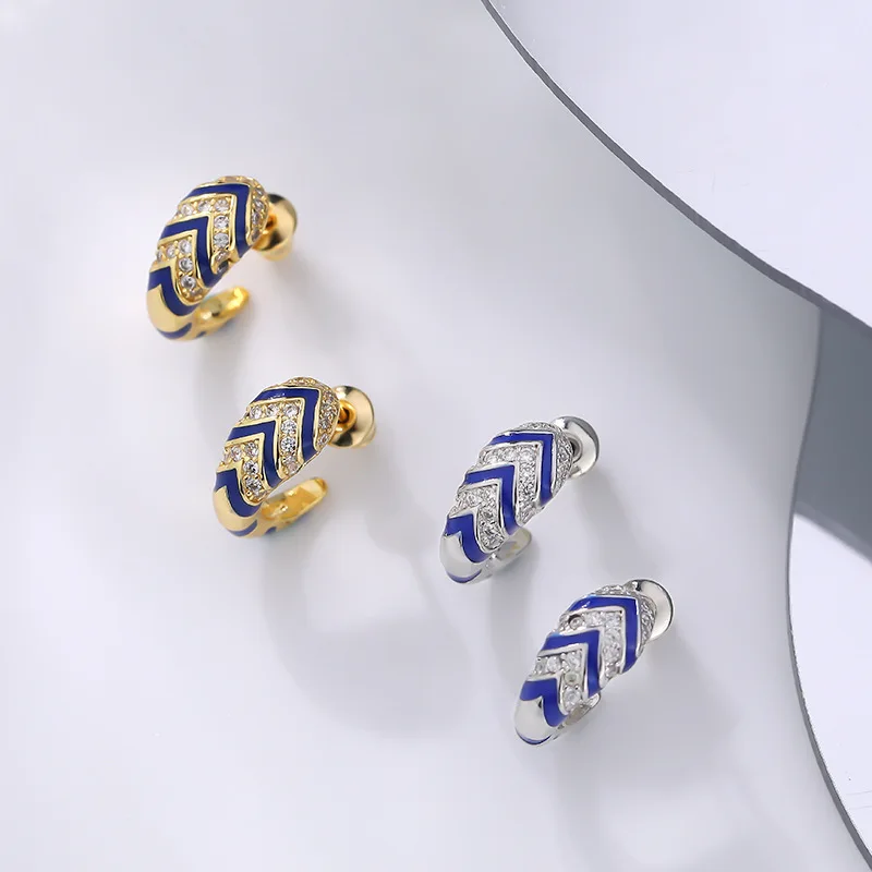 

Enamel Epoxy Bone Stud Earrings Women's European Retro Niche Luxury S-shape classic animals fashion jewelry