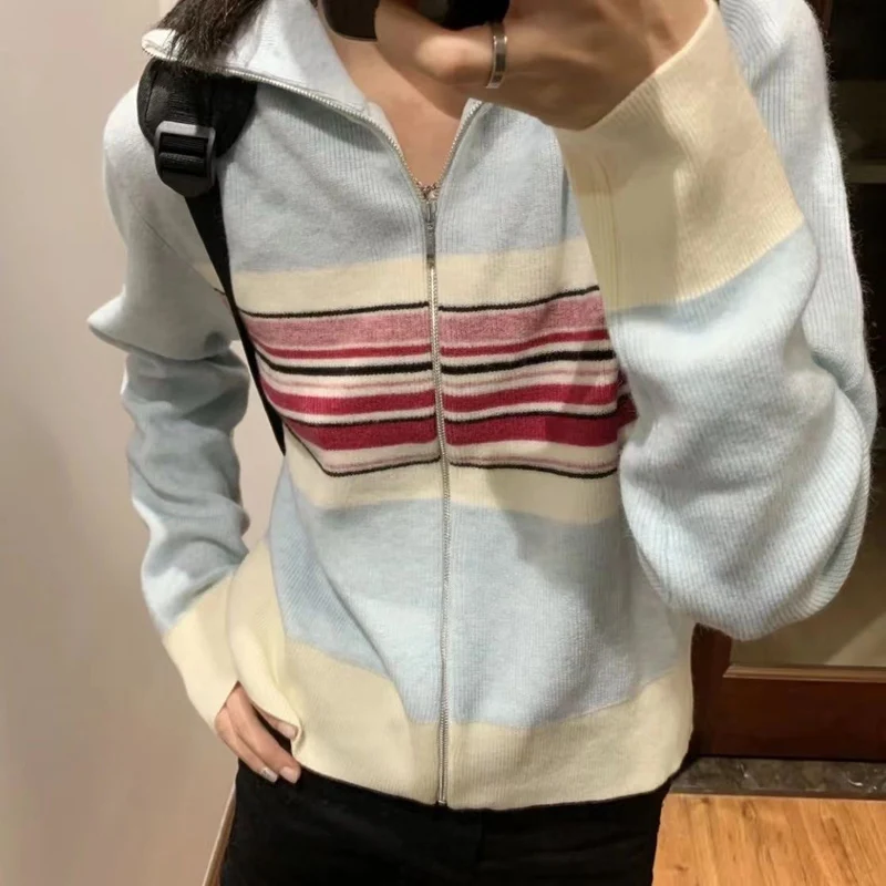 

Женская трикотажная куртка на молнии, с отложным воротником и длинным рукавом