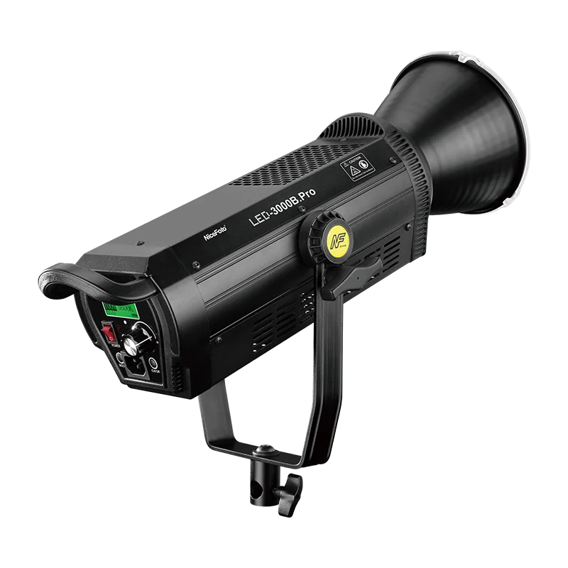 Фото LED-3000B.Pro NiceFoto 300W Профессиональный светодиодный видеосвет с креплением Bowens и питанием от сети переменного тока для фотографии №2