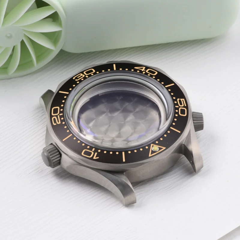 Фото Корпус часов Seamaster 007 из титана подходит для часов Seiko с сапфировым стеклом и люминесцентным покрытием, подходит для автоматических механизмов NH35/NH36, запчасти для часов. №4