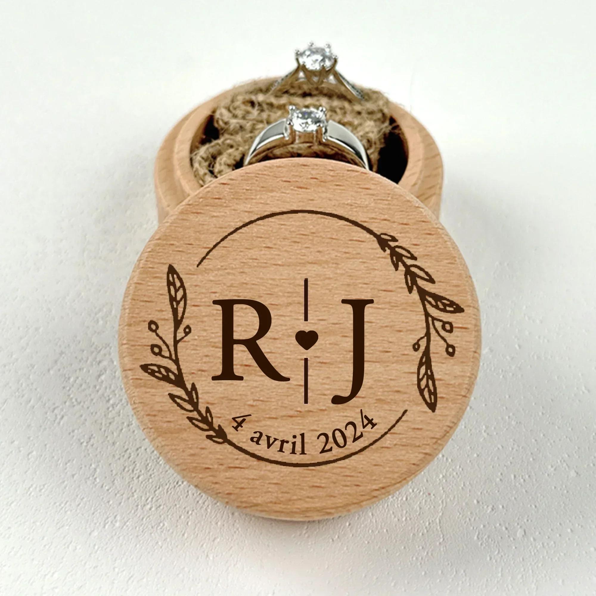 

Деревянная коробка для колец KristinPerry