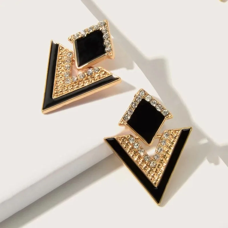 

Black Triangle Long Dangle Earring for Women Punk Fashion Gift Ladies Accessories Pendant Earrings Korean Earrings 2023