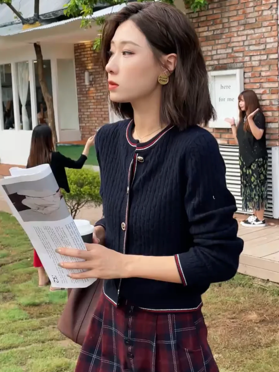 French sle Graceful Twist Fleece Top Outerwear Women Early Autumn and Winter Patchwork Contrast Color Warm Inner wear Knit ...