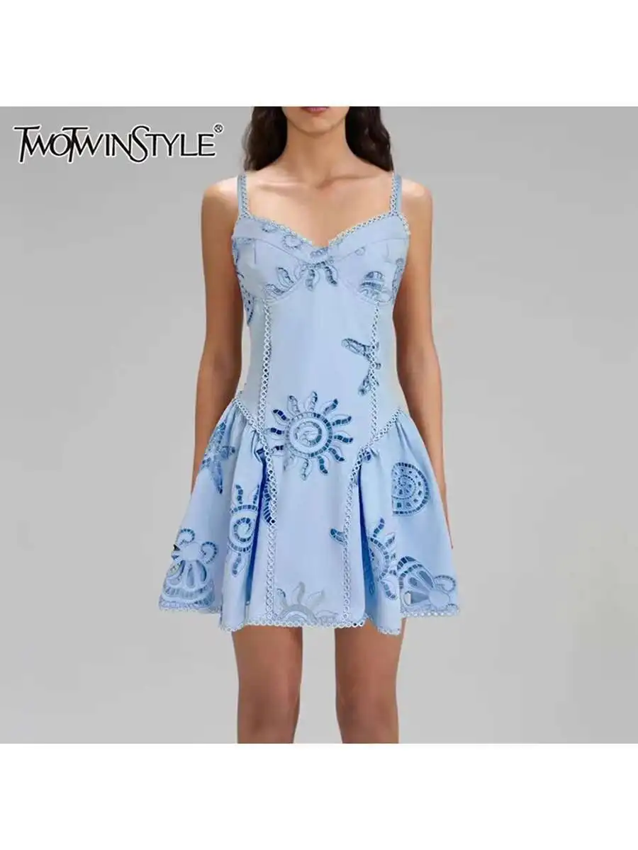 Фото TWOTWINSTYLE хитовые цветные утягивающие платья для женщин с квадратным вырезом без рукавов и высокой талией, темпераментное мини-платье, женский модный стиль №1