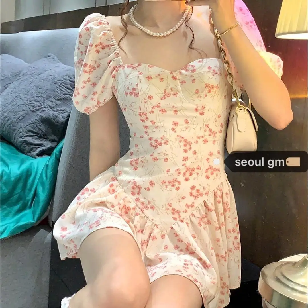 

Seoul Show Small Waist ~ Korea Is Sweet Air Bubble Sleeve Broken Flower Square Collar Waist Slimming Dress