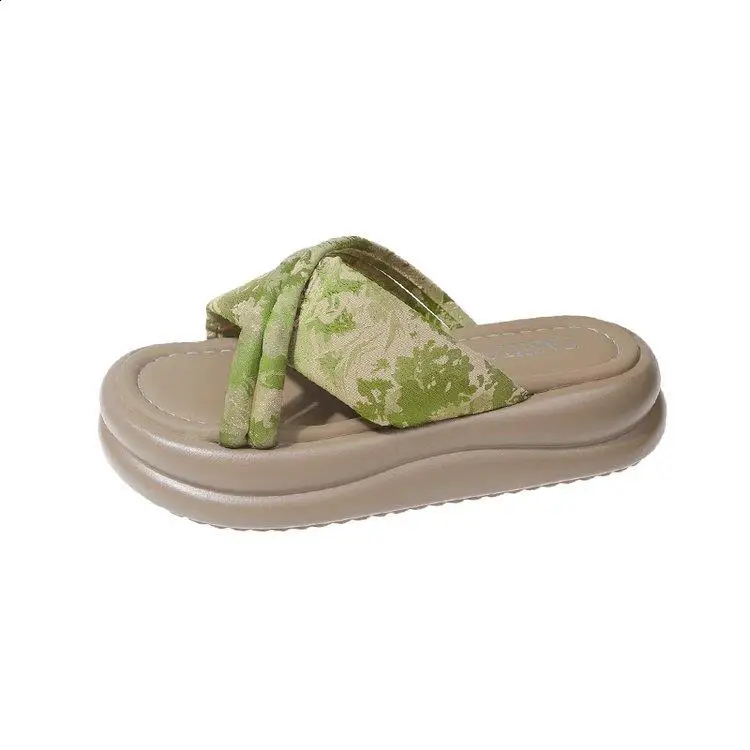 Пляжная обувь женские тапочки уличные шлепанцы на платформе с открытым носком