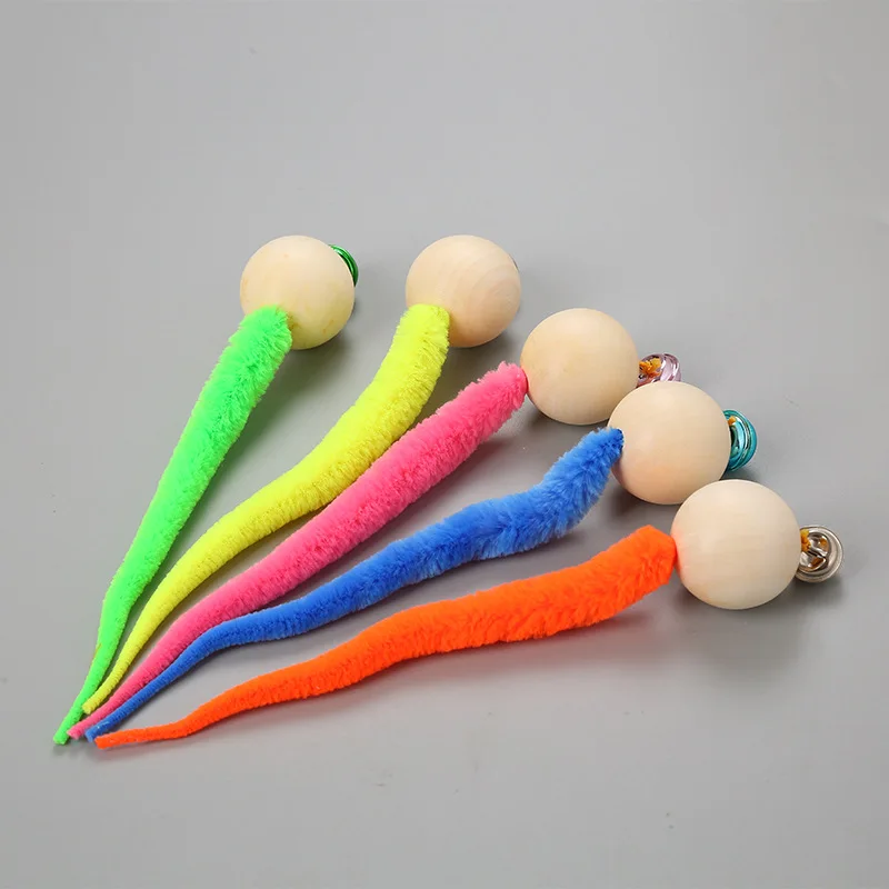 

1PC Caterpillar Cat Toy Wooden Beads Snake Tail Wooden Beads Wiggly Simulation Worm Cat Toy Chewing Kitten Chewing Small Bell