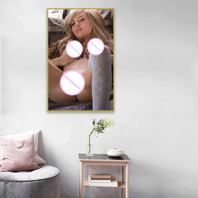 Картина на холсте с изображением привлекательной девушки и тела для взрослых