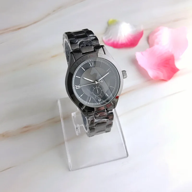 

FML-002 High quality luxury retro disc women's watch, with steel strip material that does not rust or fade, free of shipping