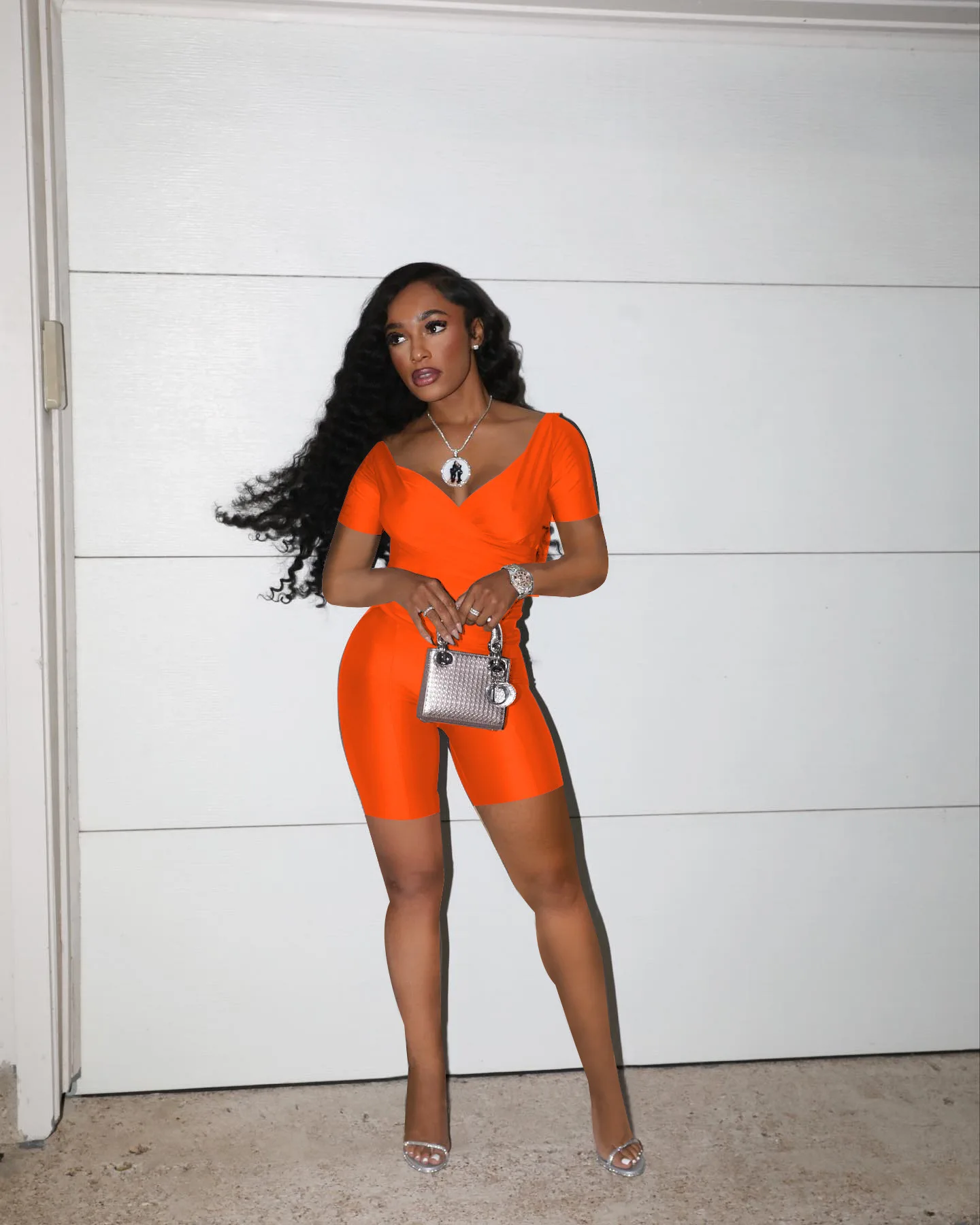 Женский летний костюм из двух предметов топ с V-образным вырезом и шорты