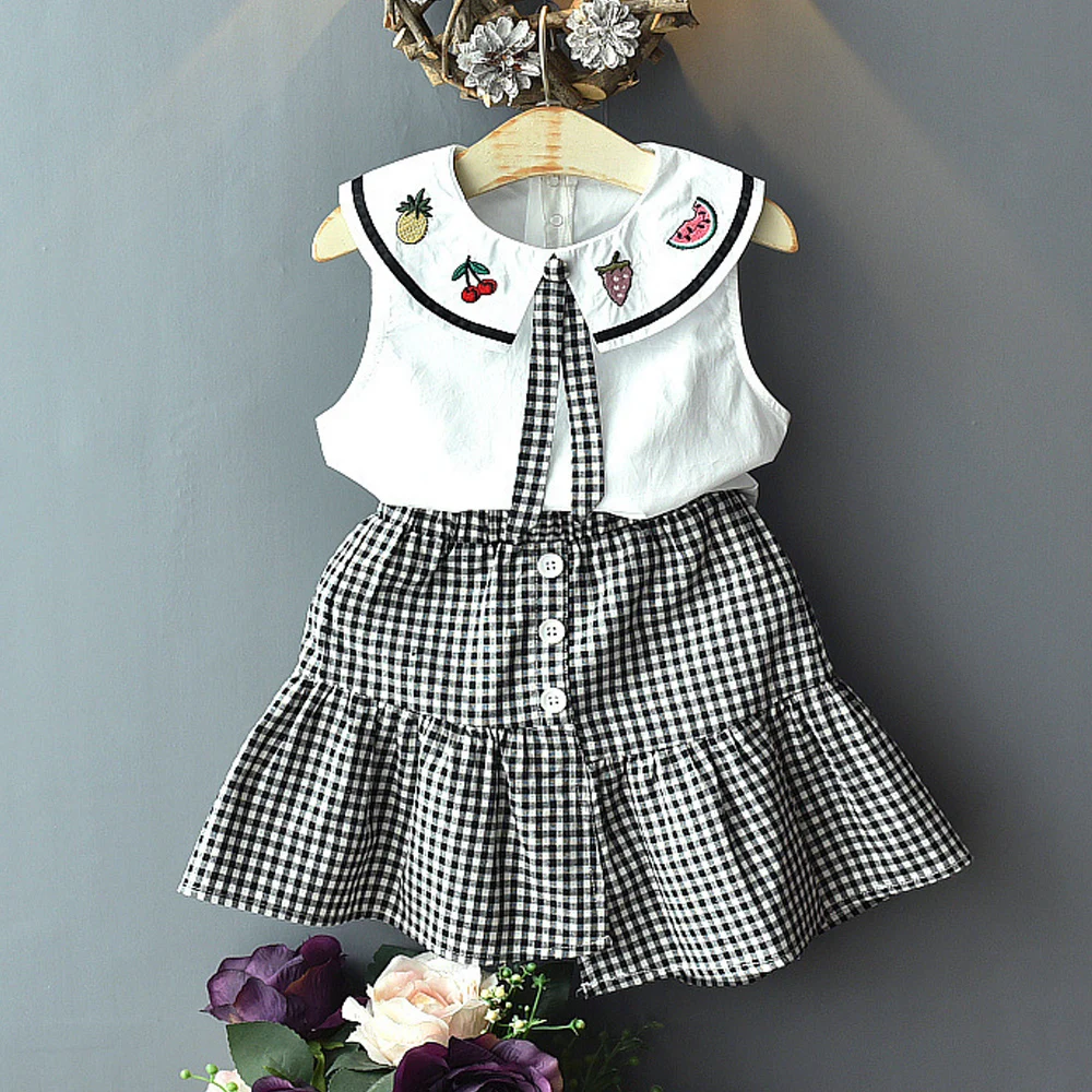 

VigoAnne 2022 Baby Girl Set Sleeveless Tie Top Embroidery Turn-down Collar Tops + Plaid Print Verge Shorts 2pcs Children Clothes