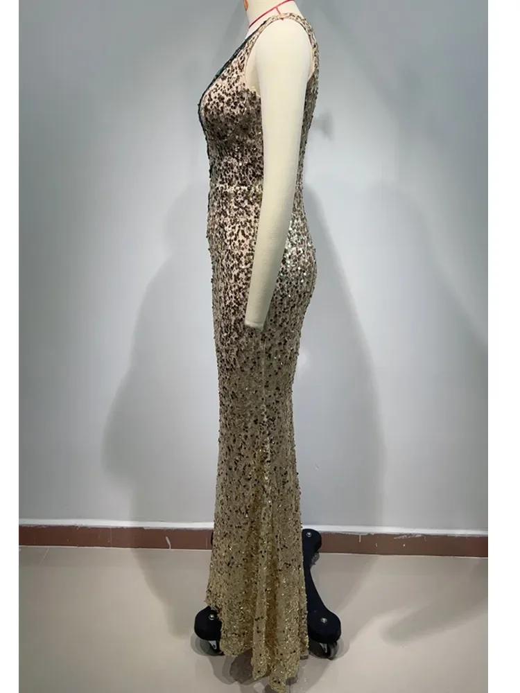 Женское платье-макси с вышивкой в виде зеленых листьев