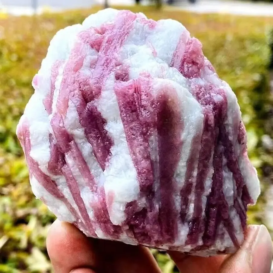 

Красный турмалин