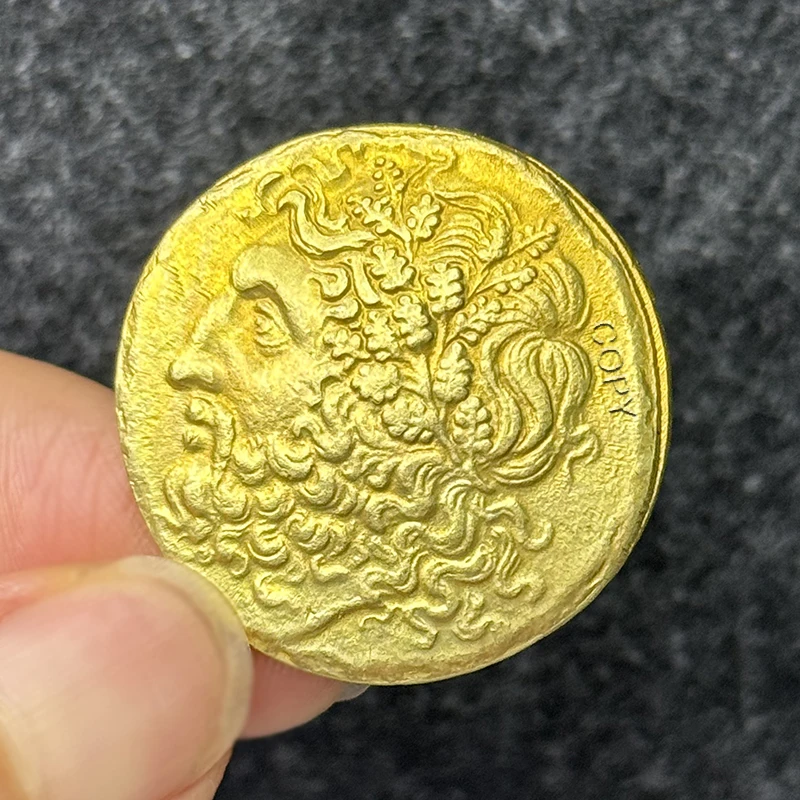 

Коллекционная медная монета "Бог-хранитель Стрелец Zeus"