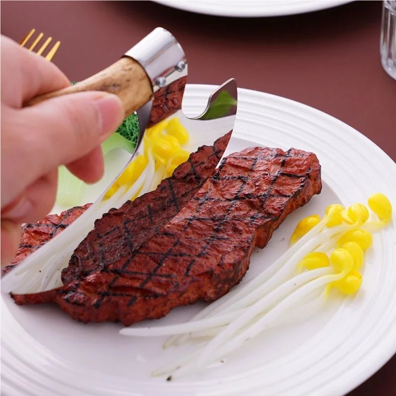 

Cutting Axe Hand Made Pizza Knife Stainless Steel Quality Durable Blade Kitchen Utensils Small And Portable Pizza Cutting Axe