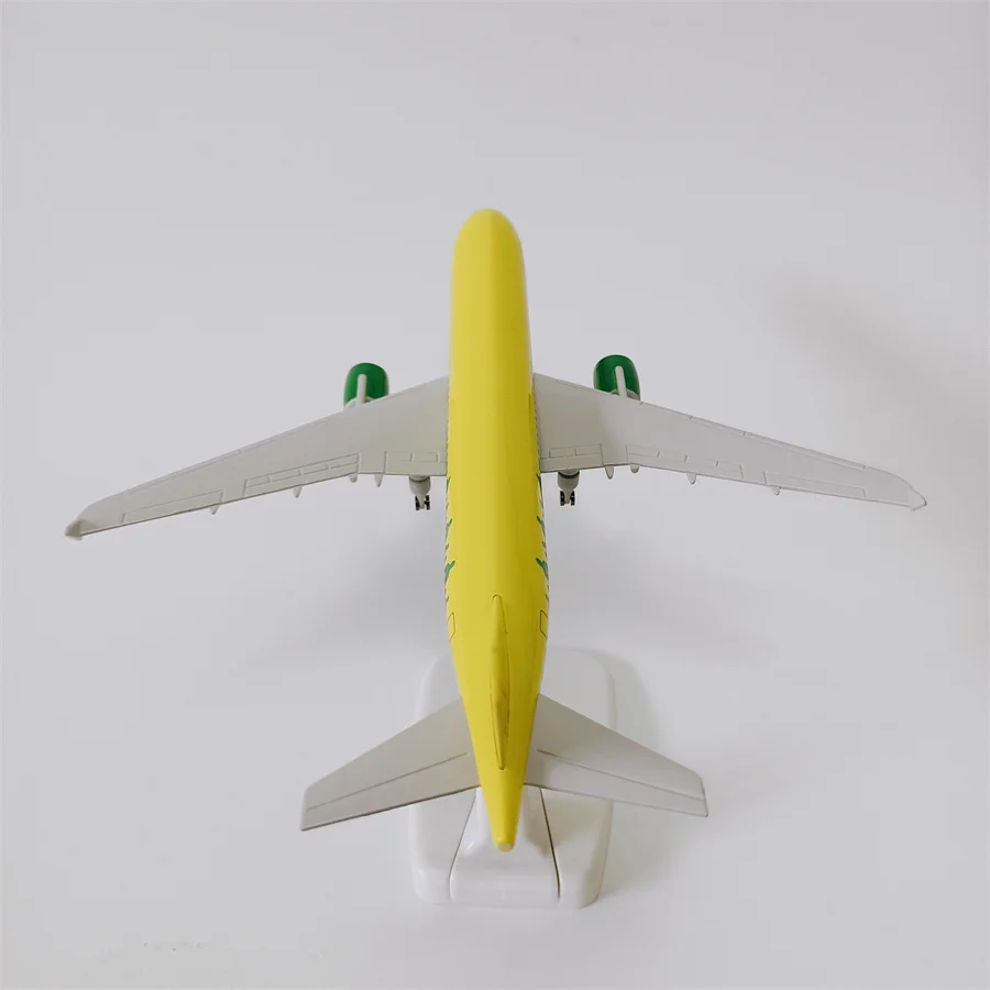 Модель самолета с колесами 19 см из металлического сплава для российских и