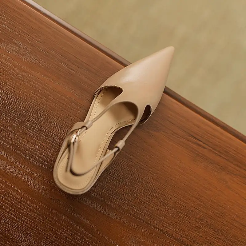 Женские туфли-лодочки из натуральной кожи с острым носком на тонком высоком