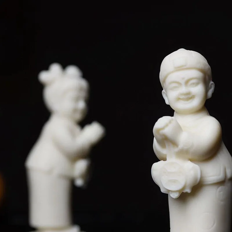 Украшение цвета слоновой кости для мальчиков и девочек Золотая статуя