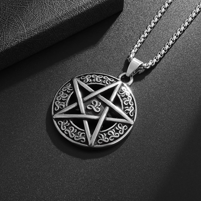 

Vintage Viking Celtic Trinity Pentagram Medal Pendant Wiccan Witch's Knot Necklace Men's Women's Amulet Jewelry