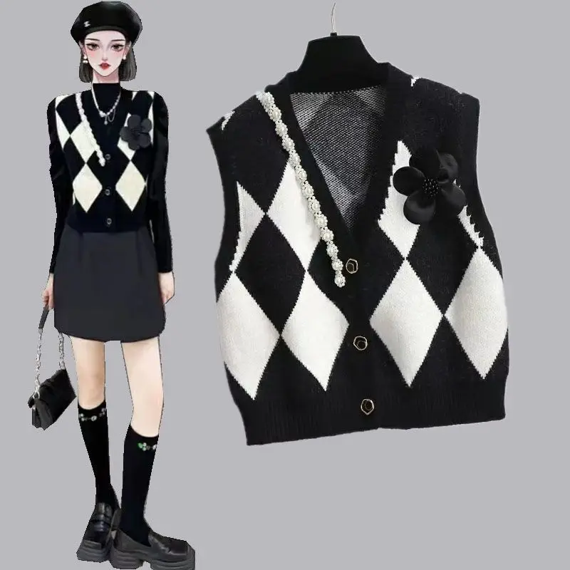 

Diamond plaid cardigan vest vest vest shirt 2023 early spring and autumn two piece set large women's beaded decorative top