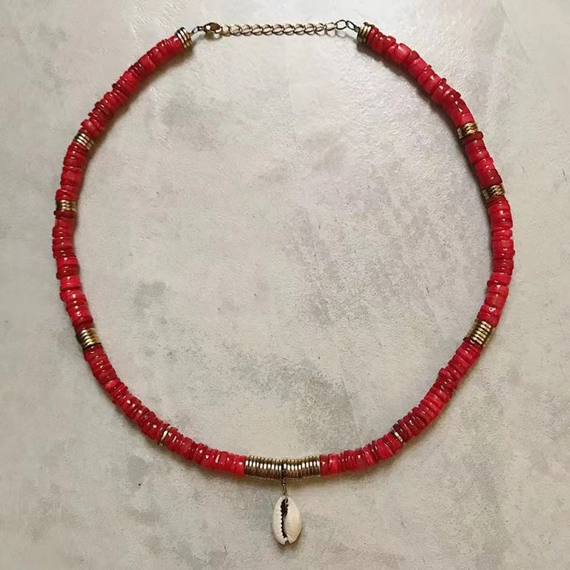

Vintage Ethnic Red Shell Piece 18K Plated Brass Spacer Stitching Necklace Handcrafted Classic Versatile Natural Shell Pendant