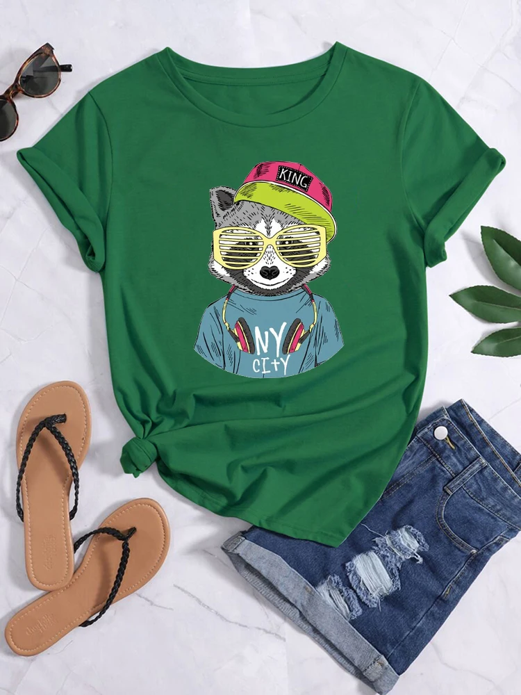 

Футболка женская с надписью «The King Of Hip Hop Music»