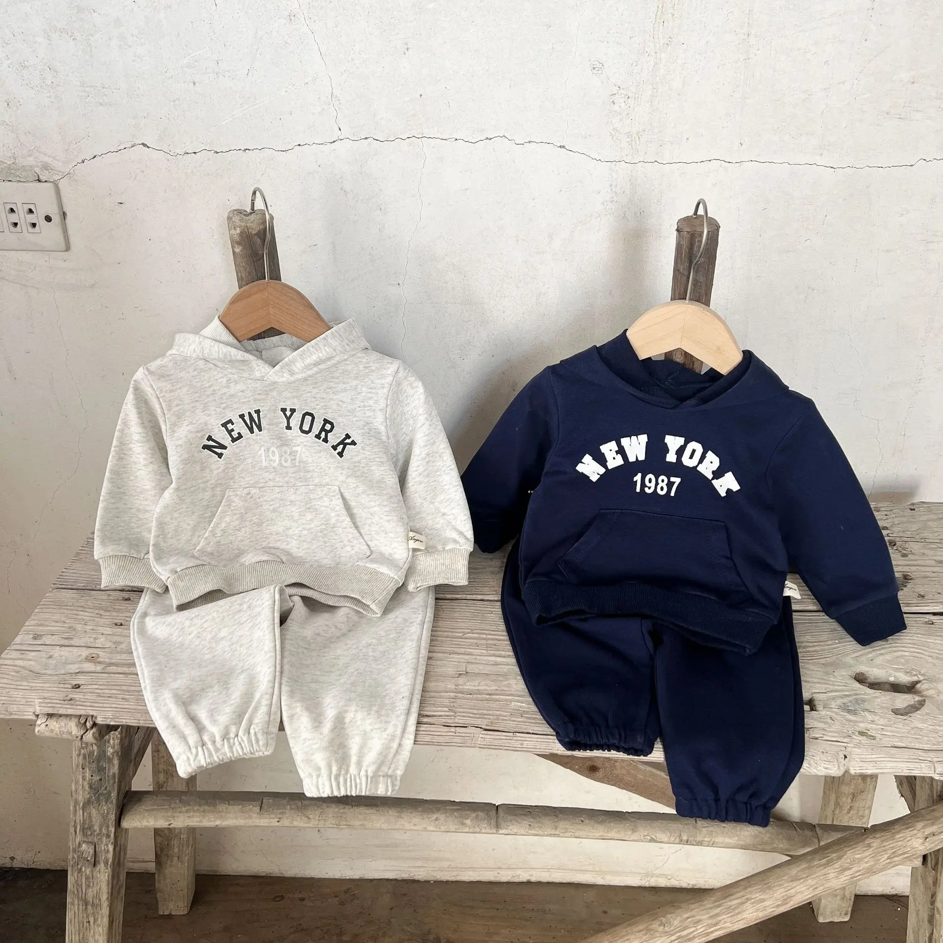 Детский спортивный костюм с капюшоном на весну и осень 2 шт