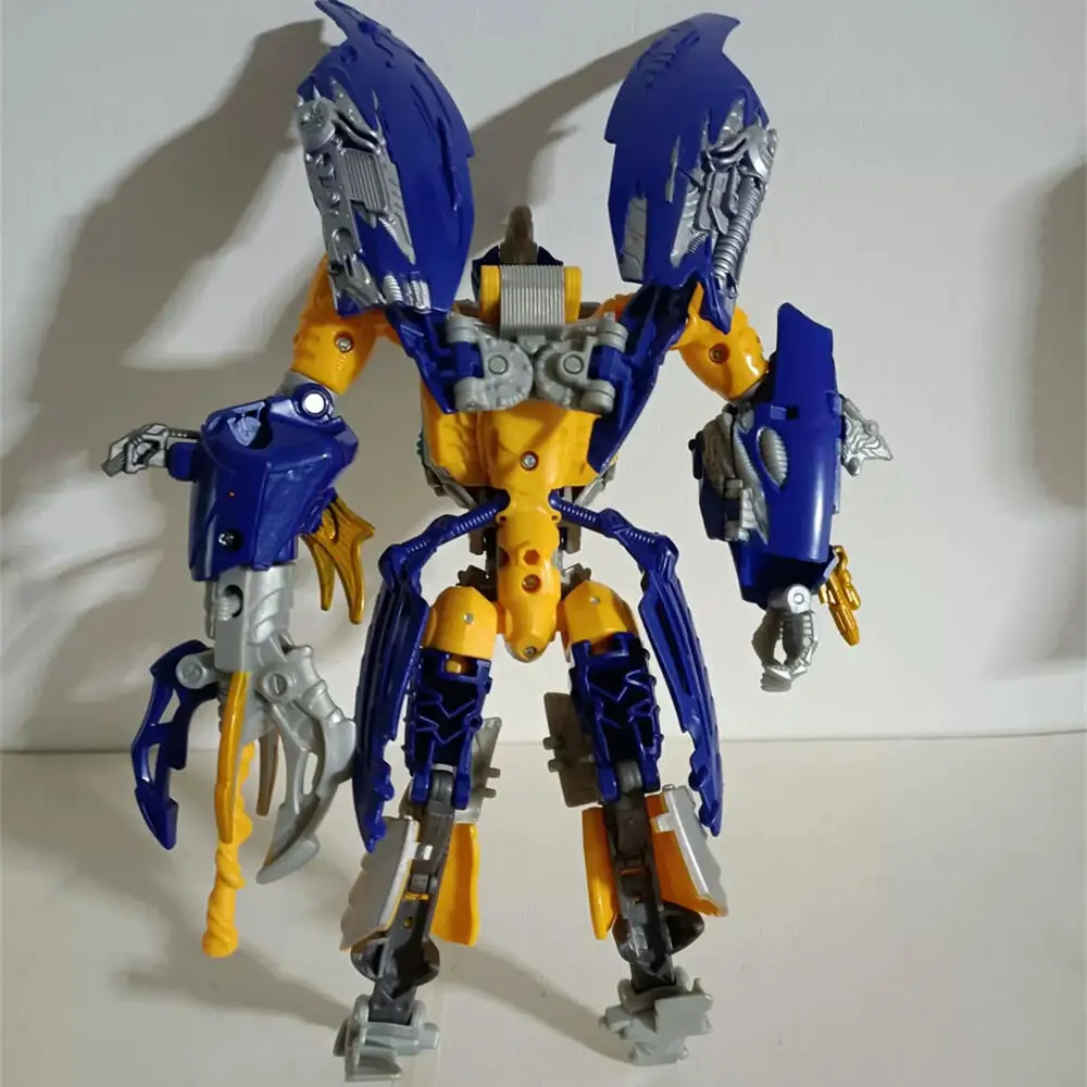 Фото Hasbro Transformers IDW Series Voyager Sharkticon Оригинальные оптовые товары с дефектами Модель-кукла Фигурка Подарок на день рождения №4