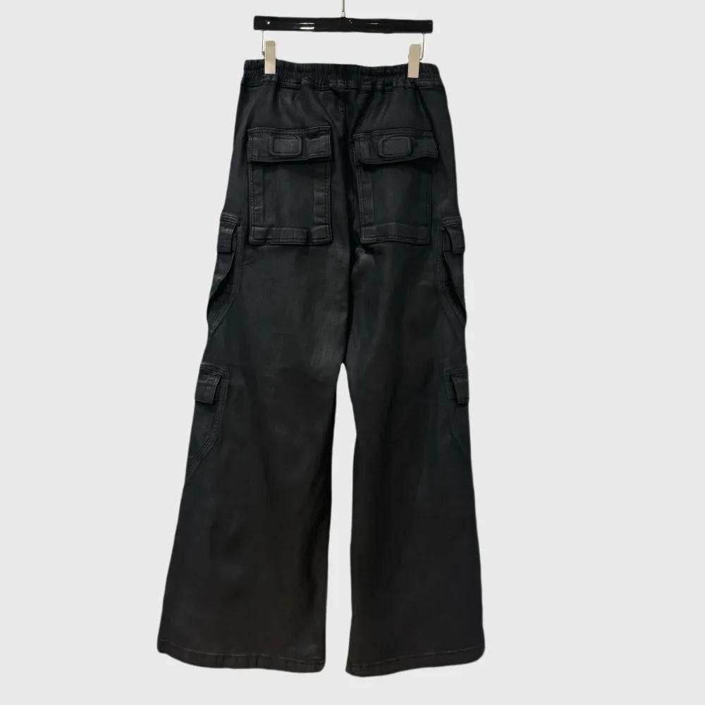 Фото Темные RO Стиль High Street Style Широкие рабочие джинсы Брюки Мужские эластичные талии Темные расклешенные повседневные брюки с несколькими карманами длиной до пола №2
