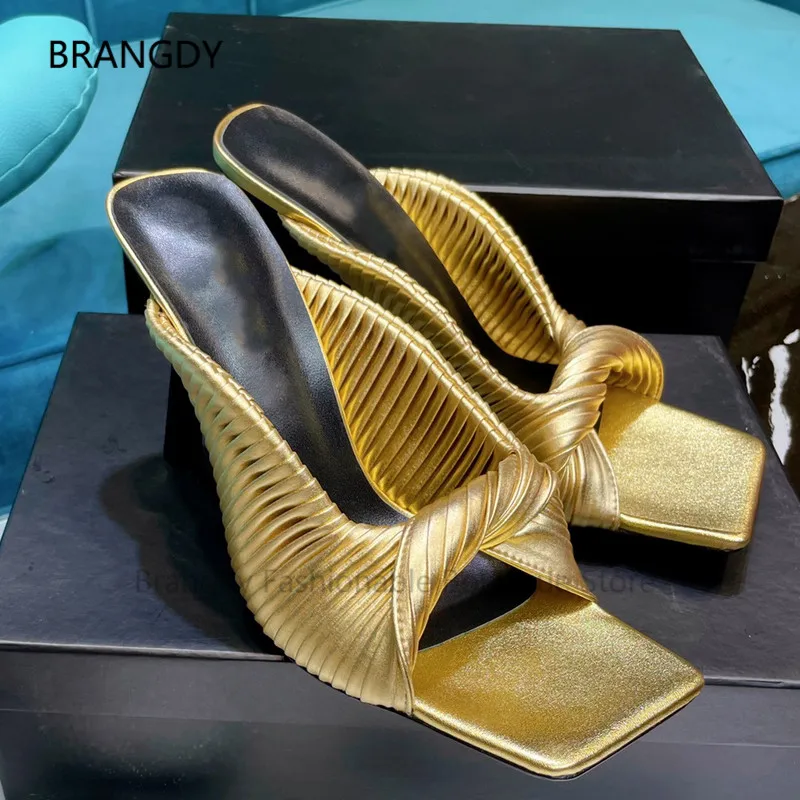 

2022 Gold Pleated Nappa Mules Square Open Toe Thin High Heel Slip On Slippers Women Summer Runway Beach Ourdoor Party Sandalias