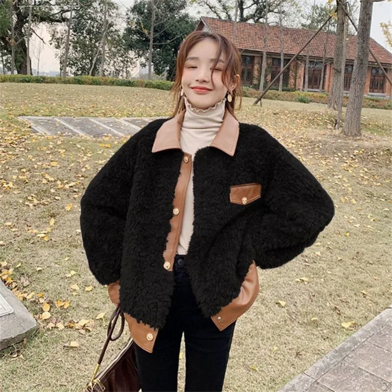 2022 Winter Women Short Style Warm Sheepskin Coat New Patchwork Faux Fur Thermal Parkas Tops Female Loose Leather Stitching Tops