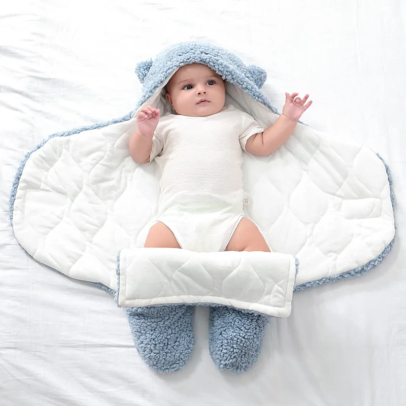 

Simple and Warm Baby Swaddling Sleeping Bag for Newborns with Split-legged Sleeping Bag