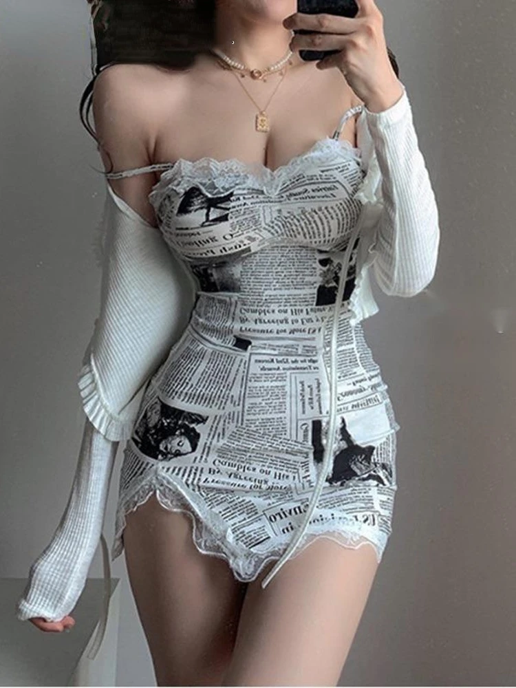 

Элегантное кружевное Сетчатое тонкое пикантное облегающее мини-платье на бретелях с принтом газеты и разрезом сбоку корейские платья QYI2