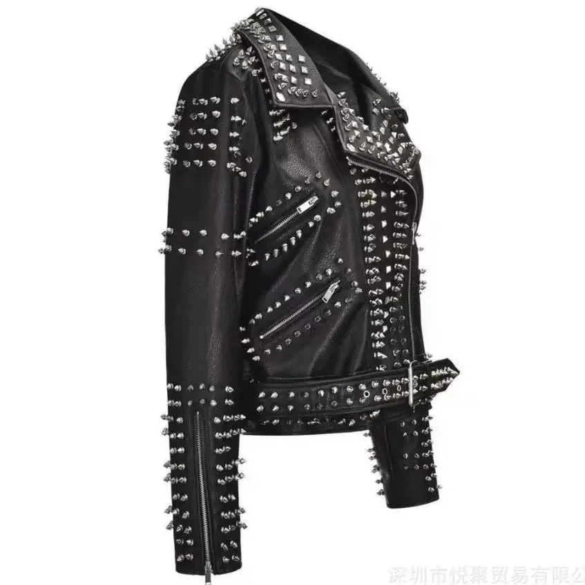 Рисунок 3 - Куртка женская короткая с заклепками и бусинами