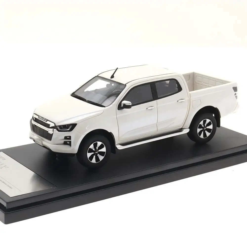 Фото Масштабная модель автомобиля 1/43 из смолы: ISUZU D-MAX DL40 (2021) — классический статичный пикап, настольное украшение, премиальный коллекционный сувенир, подарок для любителей хобби №5