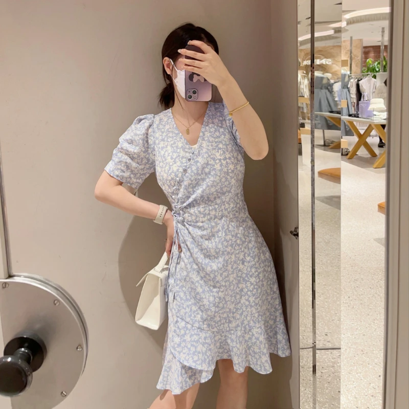 Spring and Summer 2023 New Women V-neck Light Blue Floral Puff Sleeve Tie Dress