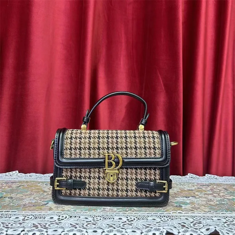 Luxury Thousand Birds Plaid Lock Buckle Small Square Handbag Women's Bag 2023 New Versatile One-shoulder Satchels