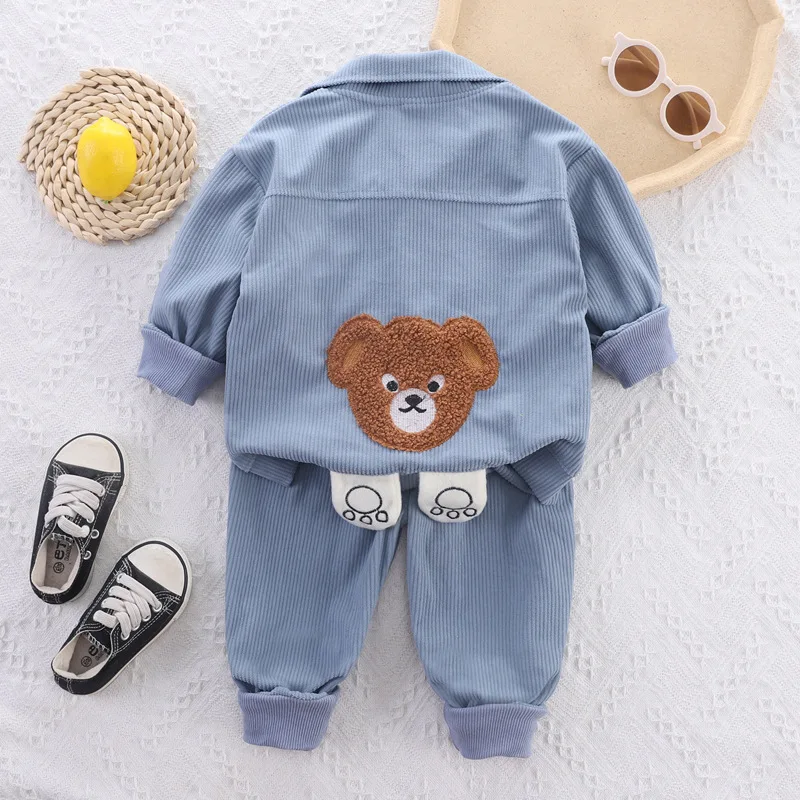 Детская спортивная одежда унисекс. Блузка из хлопка и полиэстера с отложным