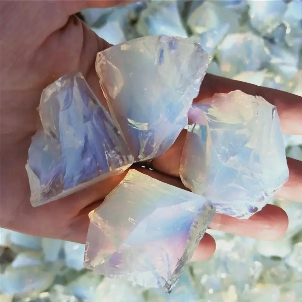 

Натуральный опал, кристалл