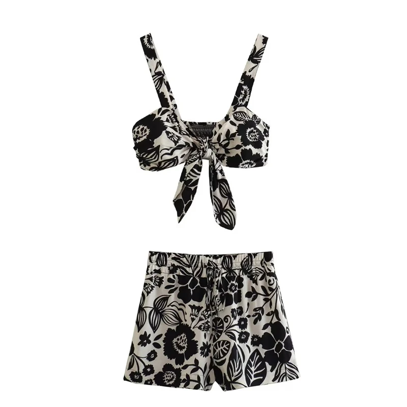 

Новинка лета 2023 года, пикантный комплект из короткого топа с декоративным принтом и шортов с высокой талией и бантом для маленьких детей