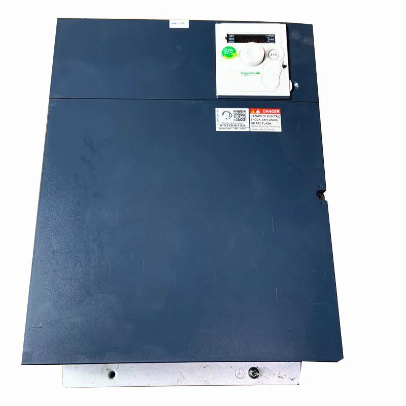 

Schneider ATV312 серия инвертор ATV312HD15N4 ATV312HD11N4 кВт используется в хорошем состоянии