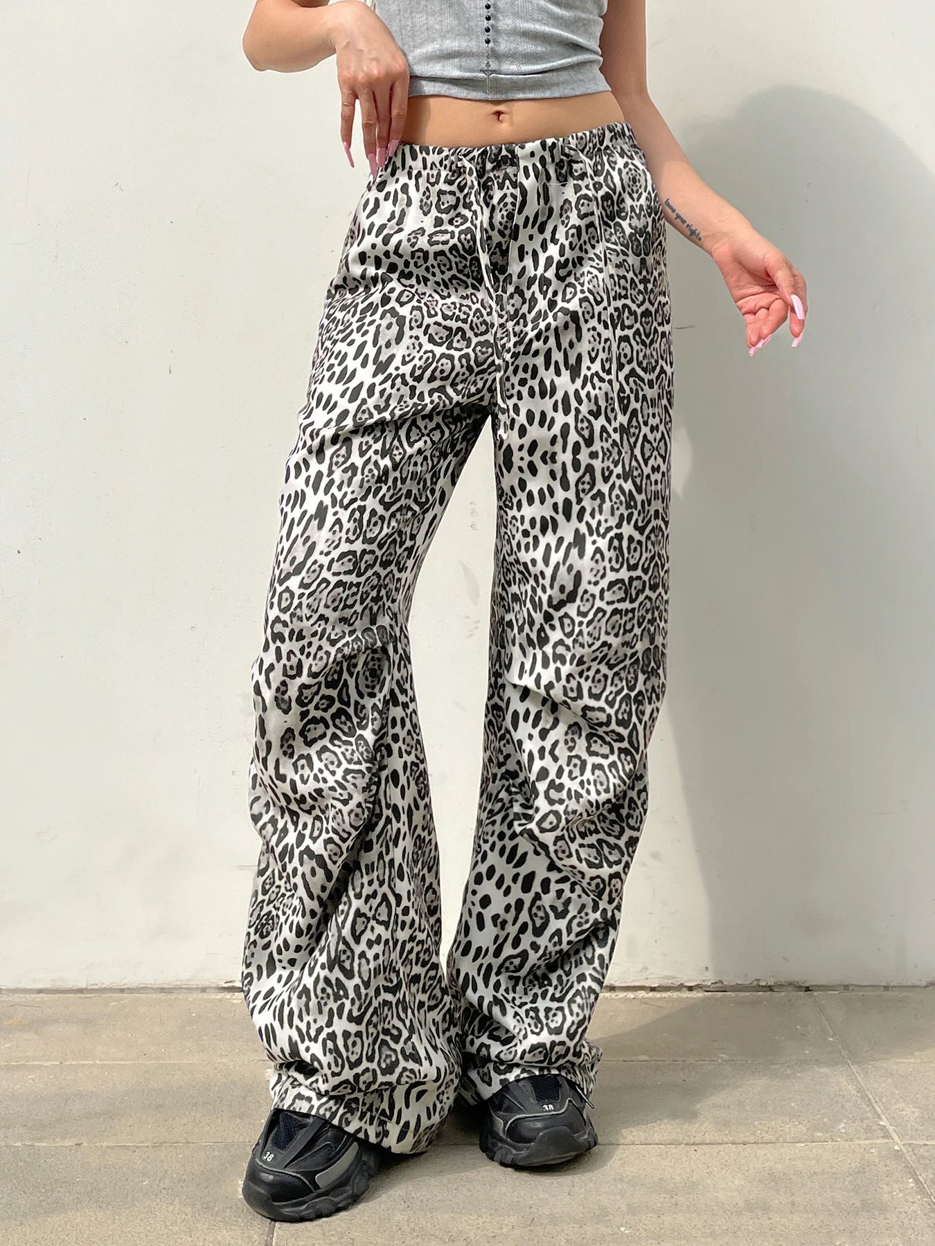 Weekeep Серые брюки-карго с леопардовым принтом винтажные свободные прямые