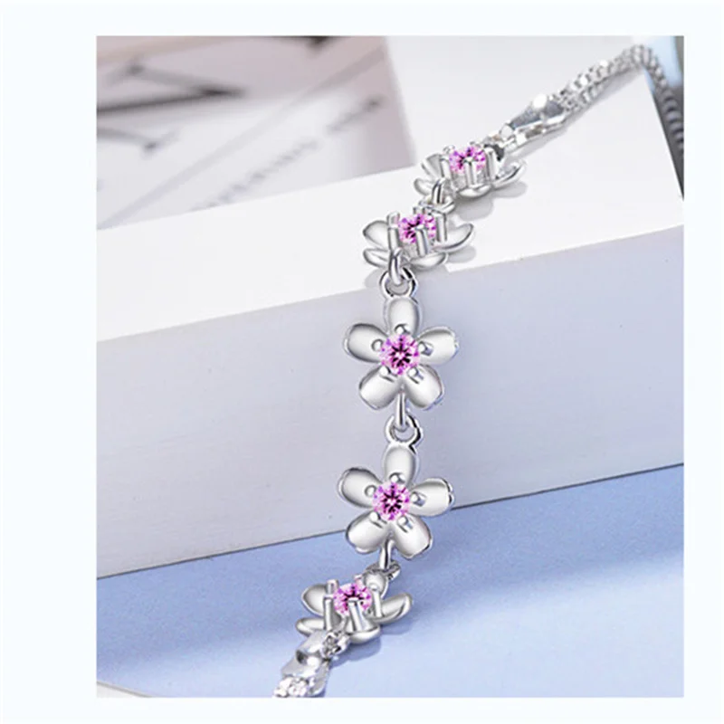 Женский браслет из серебра 925 пробы с фиолетовыми цветами |