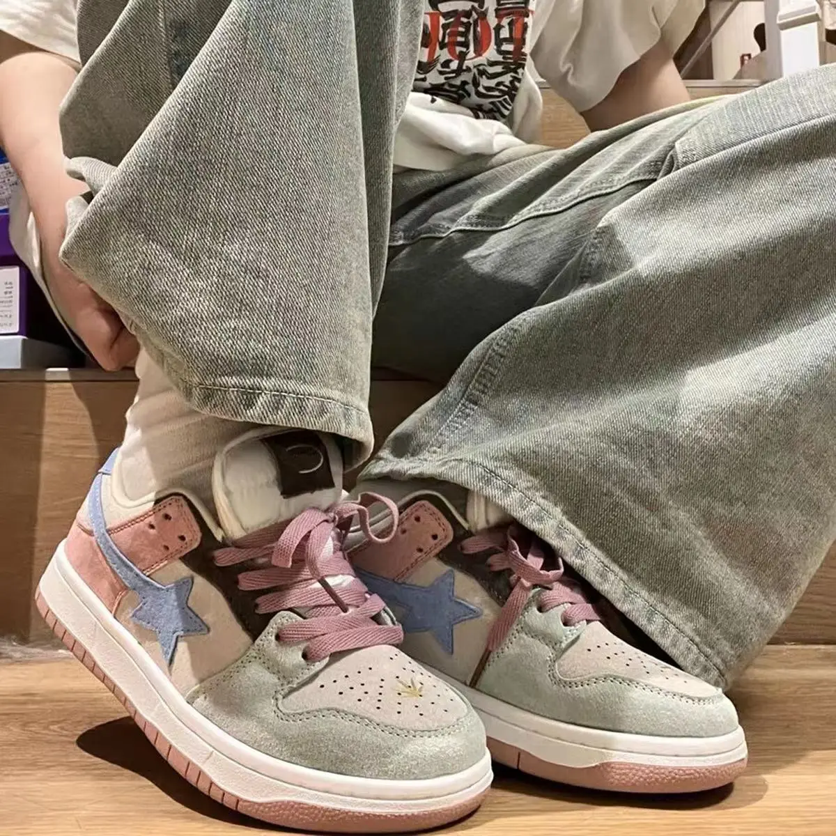 Оригинальные туфли со звездами контрастного цвета радуги новинка 2024