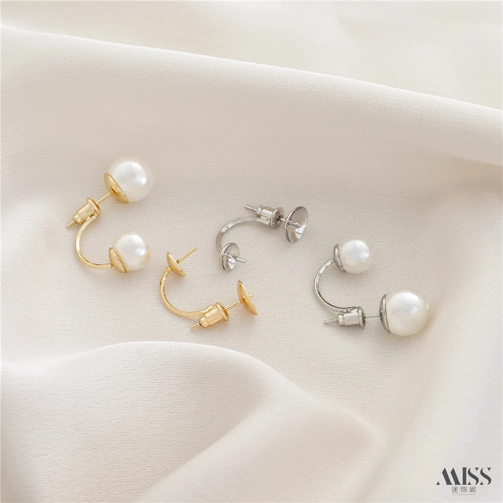 Серьги-гвоздики в форме буквы С под золото 14 к