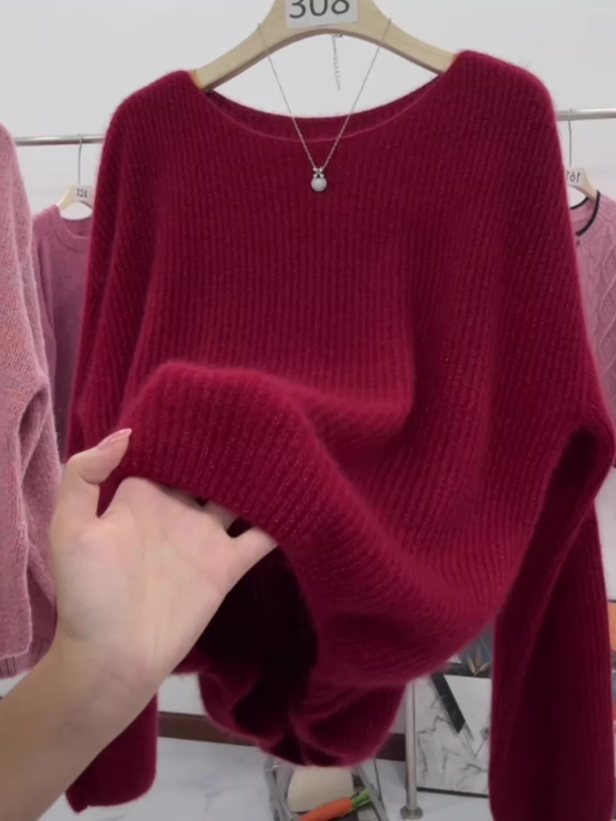 European Goods Autumn and Winter Wear New Pullover Red Knit Women 2024 Popular Loose Slimming Design Sense Sweater Fashion